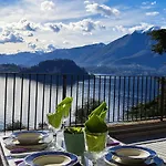 Dream Panorama, Car Garage In The Center Of Appartamento Varenna
